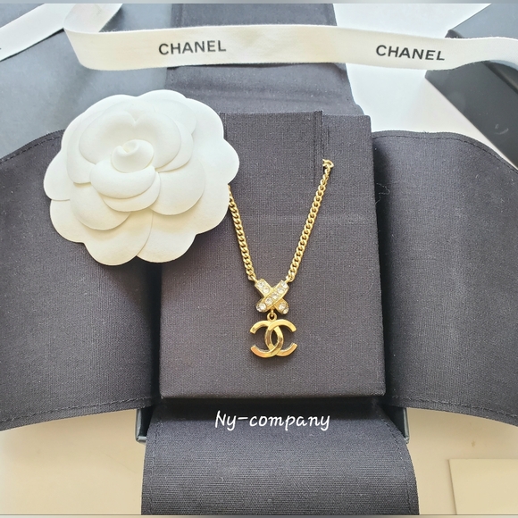 (SALE)Chanel Gold & Crystal CC Necklace Brand New - Picture 2 of 5